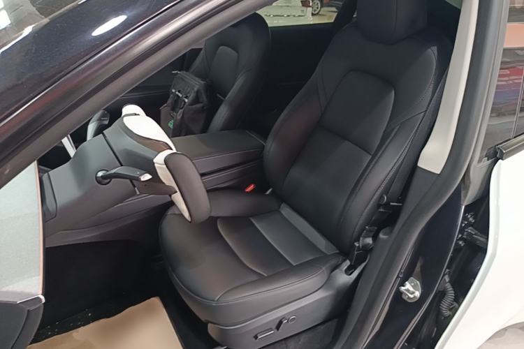Used Tesla Model Y 2024 Rear-Wheel-Drive Version Left Front Seat