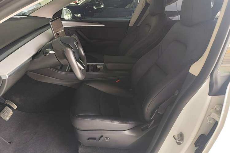 Used Tesla Model Y 2024 Rear-Wheel-Drive Version Left Front Seat