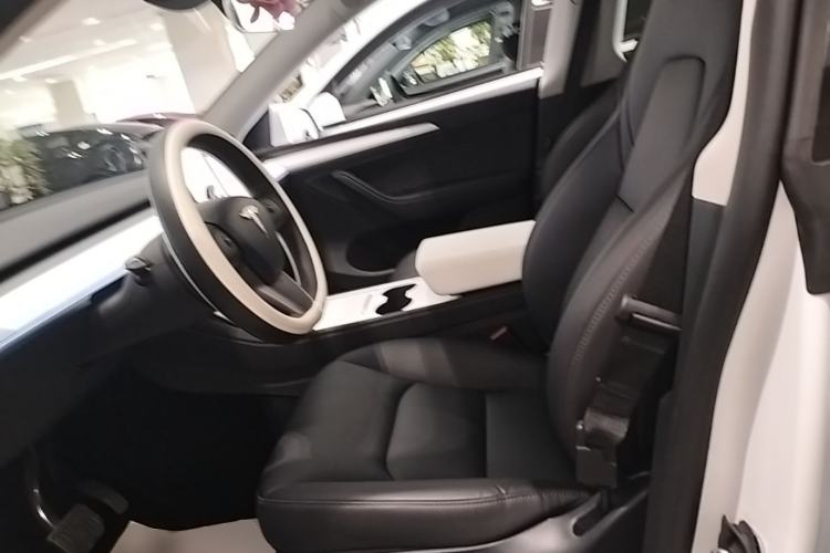 Used Tesla Model Y 2024 Rear-Wheel-Drive Version Left Front Seat