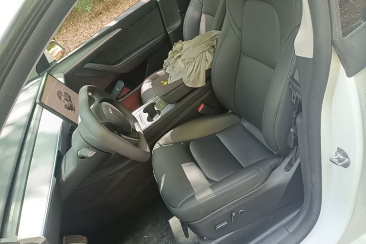 Used Tesla Model Y 2024 Rear-Wheel-Drive Version Left Front Seat