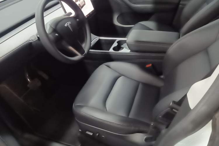 Used Tesla Model Y 2024 Rear-Wheel-Drive Version Left Front Seat