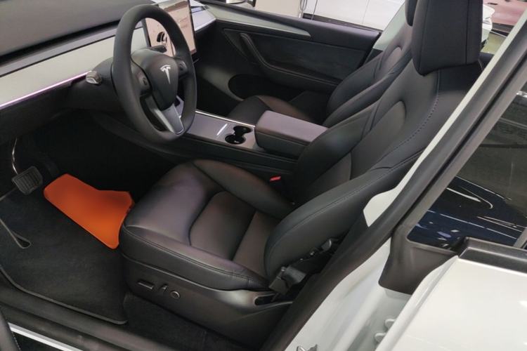 Used Tesla Model Y 2024 Rear-Wheel-Drive Version Left Front Seat