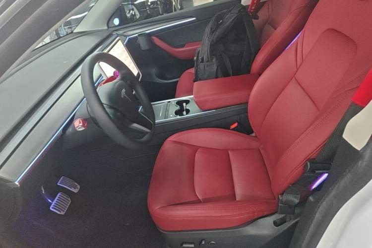 Used Tesla Model Y 2024 Long-Range All-Wheel-Drive Version Left Front Seat