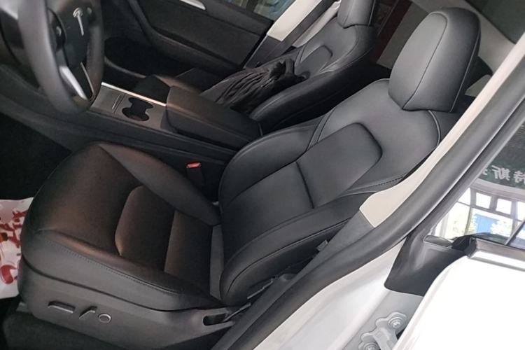 Used Tesla Model Y 2024 Long-Range All-Wheel-Drive Version Left Front Seat