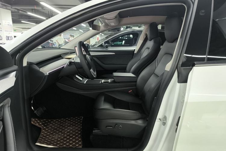 Used Tesla Model Y 2024 Rear-Wheel-Drive Version Left Front Seat