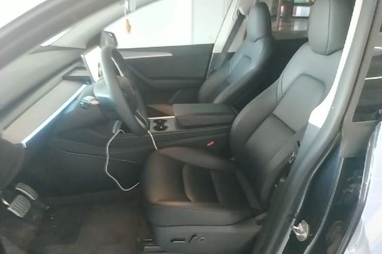 Used Tesla Model Y 2024 Rear-Wheel-Drive Version Left Front Seat