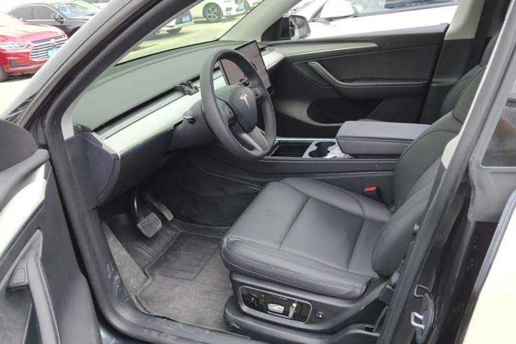 Used Tesla Model Y 2024 Rear-Wheel-Drive Version Left Front Seat