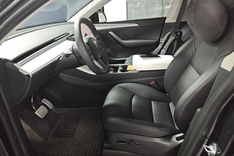 Used Tesla Model Y 2024 Rear-Wheel-Drive Version Left Front Seat