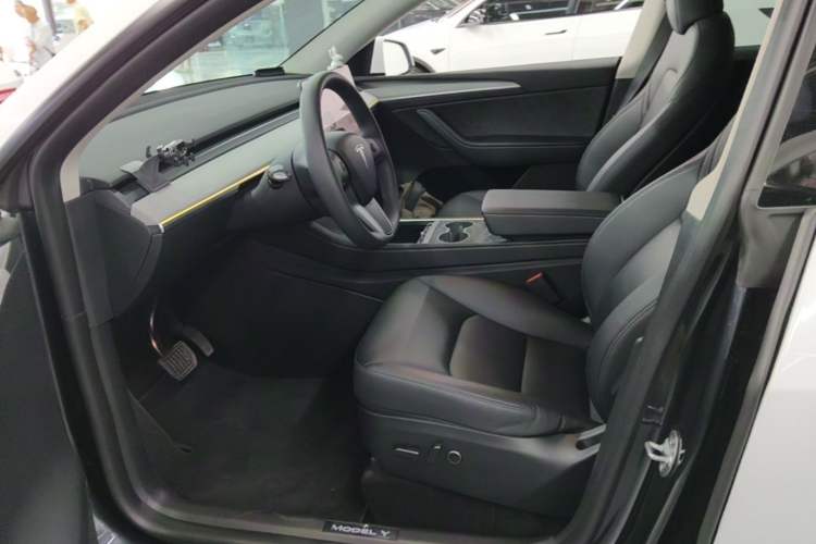 Used Tesla Model Y 2024 Rear-Wheel-Drive Version Left Front Seat