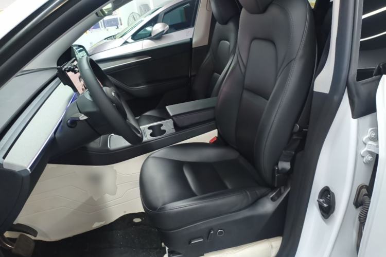 Used Tesla Model Y 2024 Long-Range All-Wheel-Drive Version Left Front Seat