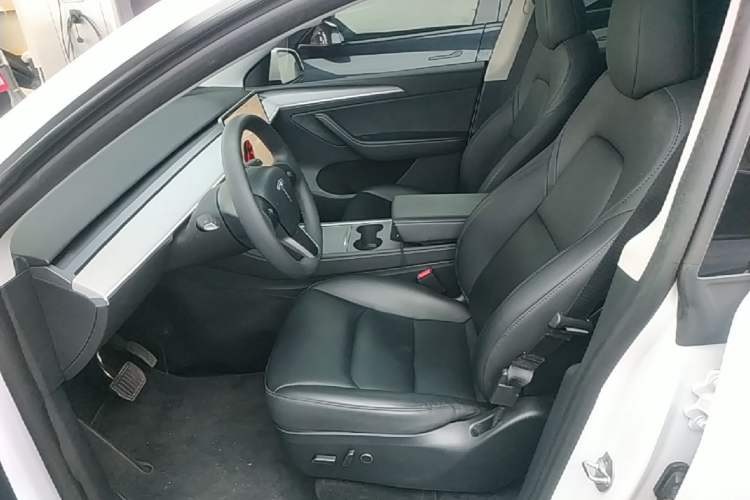 Used Tesla Model Y 2024 Rear-Wheel-Drive Version Left Front Seat