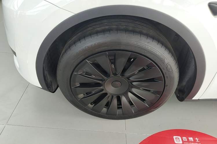 Used Tesla Model Y 2024 Rear-Wheel-Drive Version Left Front Wheel Hub