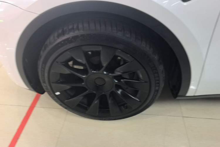 Used Tesla Model Y 2024 Rear-Wheel-Drive Version Left Front Wheel Hub