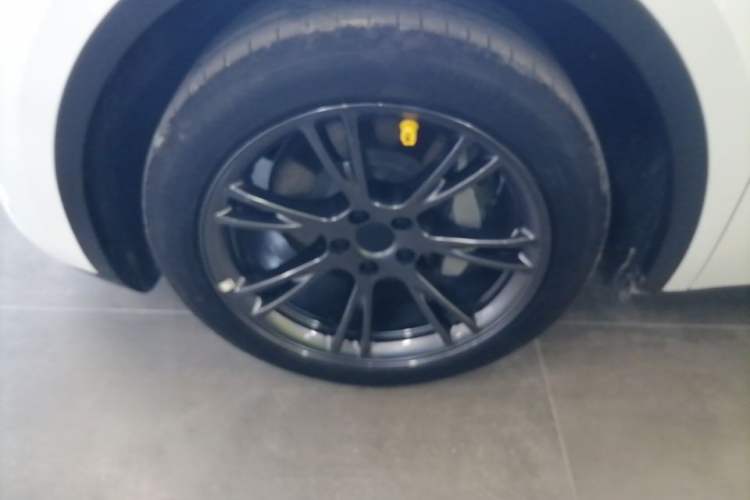 Used Tesla Model Y 2024 Rear-Wheel-Drive Version Left Front Wheel Hub