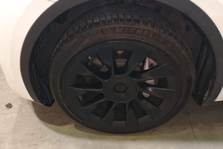 Used Tesla Model Y 2024 Rear-Wheel-Drive Version Left Front Wheel Hub