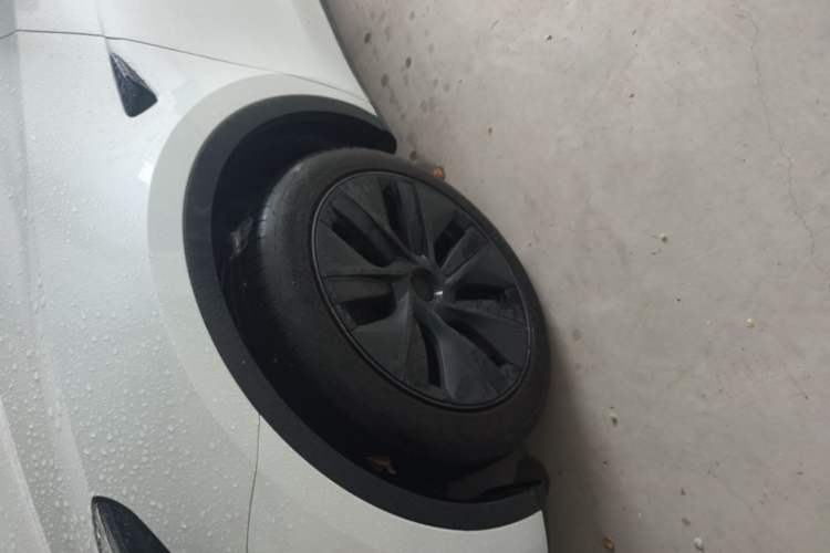 Used Tesla Model Y 2024 Rear-Wheel-Drive Version Left Front Wheel Hub