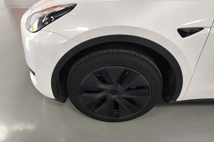Used Tesla Model Y 2024 Rear-Wheel-Drive Version Left Front Wheel Hub
