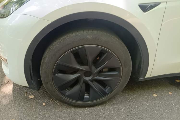 Used Tesla Model Y 2024 Rear-Wheel-Drive Version Left Front Wheel Hub