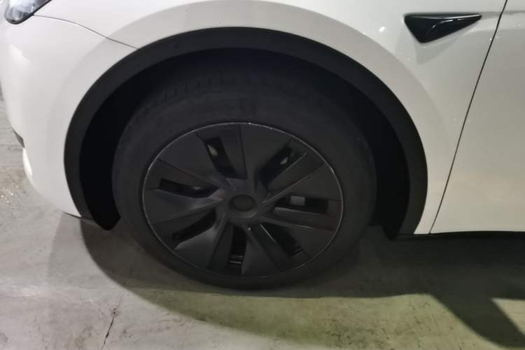 Used Tesla Model Y 2024 Rear-Wheel-Drive Version Left Front Wheel Hub