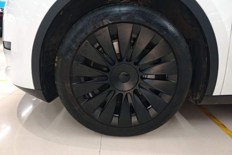 Used Tesla Model Y 2024 Rear-Wheel-Drive Version Left Front Wheel Hub