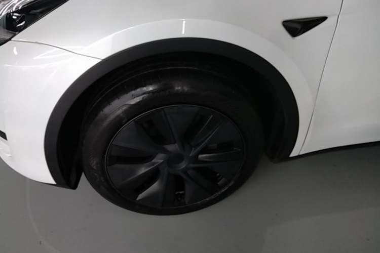 Used Tesla Model Y 2024 Rear-Wheel-Drive Version Left Front Wheel Hub