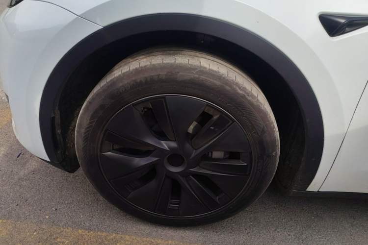 Used Tesla Model Y 2024 Rear-Wheel-Drive Version Left Front Wheel Hub