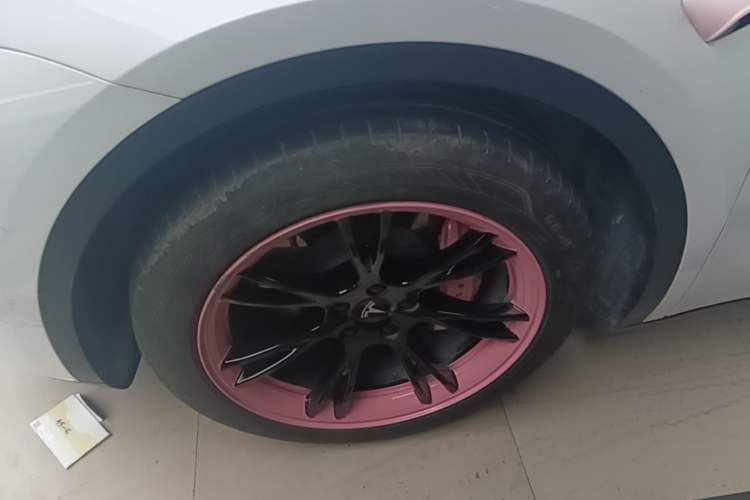 Used Tesla Model Y 2024 Rear-Wheel-Drive Version Left Front Wheel Hub
