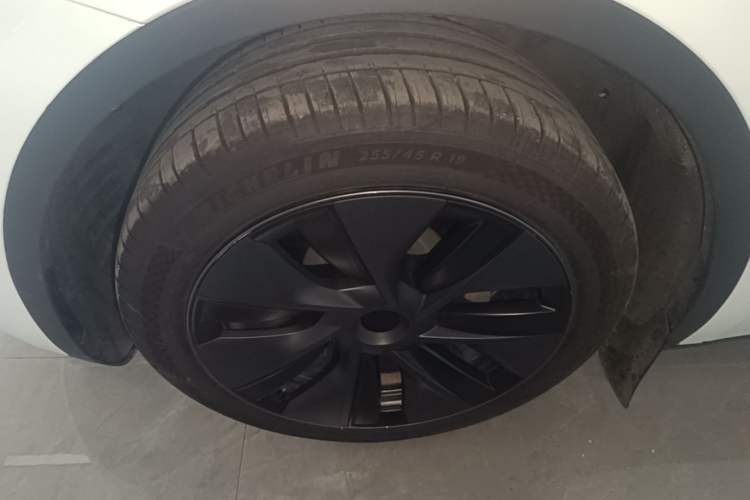 Used Tesla Model Y 2024 Rear-Wheel-Drive Version Left Front Wheel Hub