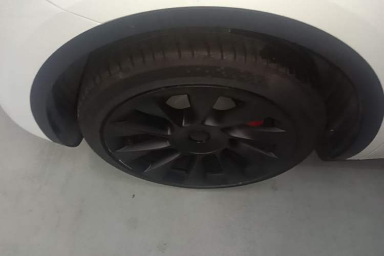 Used Tesla Model Y 2024 Rear-Wheel-Drive Version Left Front Wheel Hub