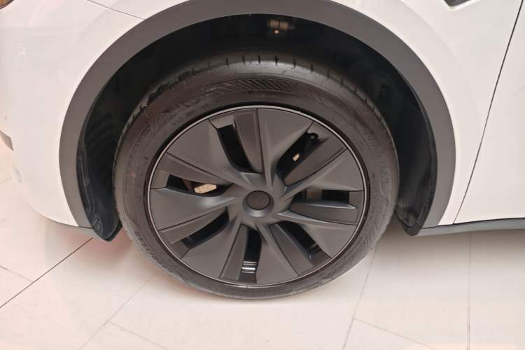 Used Tesla Model Y 2024 Rear-Wheel-Drive Version Left Front Wheel Hub