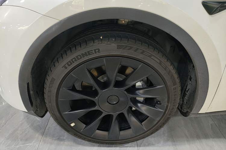 Used Tesla Model Y 2024 Rear-Wheel-Drive Version Left Front Wheel Hub