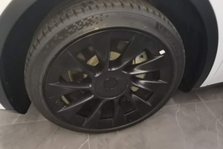 Used Tesla Model Y 2024 Rear-Wheel-Drive Version Left Front Wheel Hub