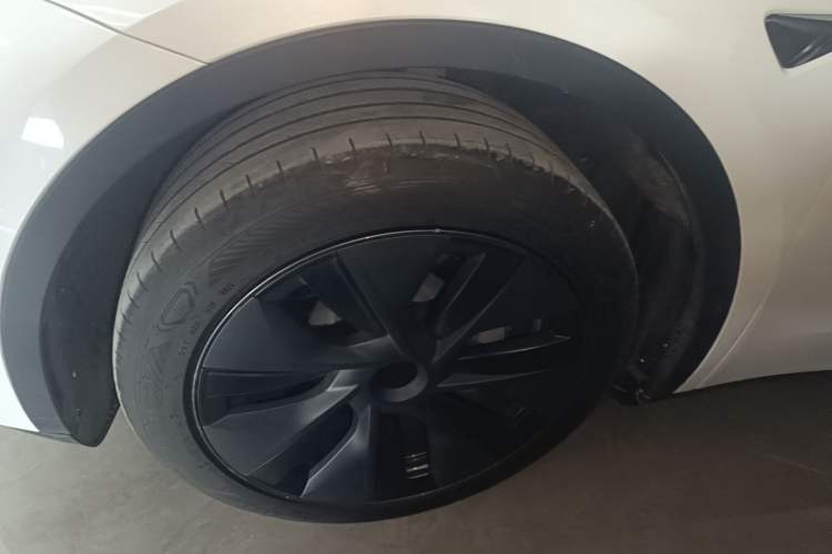 Used Tesla Model Y 2024 Rear-Wheel-Drive Version Left Front Wheel Hub