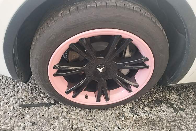 Used Tesla Model Y 2024 Rear-Wheel-Drive Version Left Front Wheel Hub