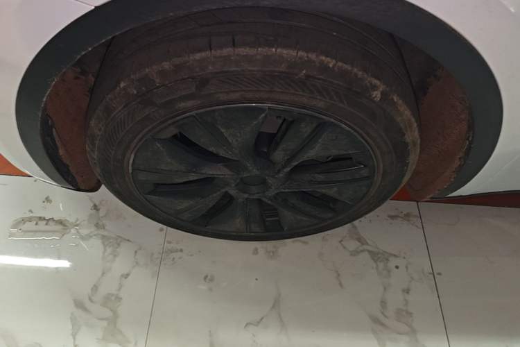 Used Tesla Model Y 2024 Rear-Wheel-Drive Version Left Front Wheel Hub