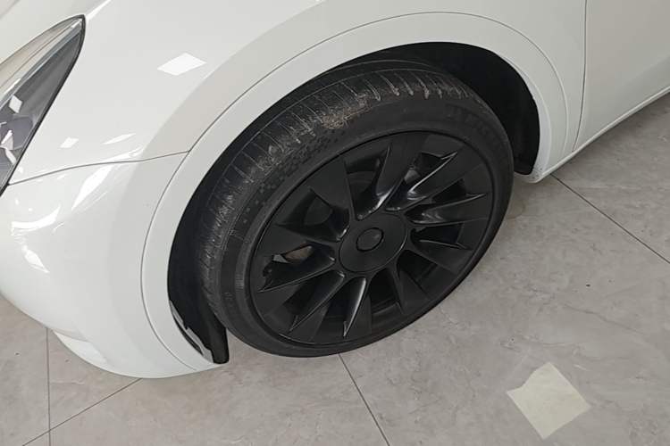 Used Tesla Model Y 2024 Rear-Wheel-Drive Version Left Front Wheel Hub