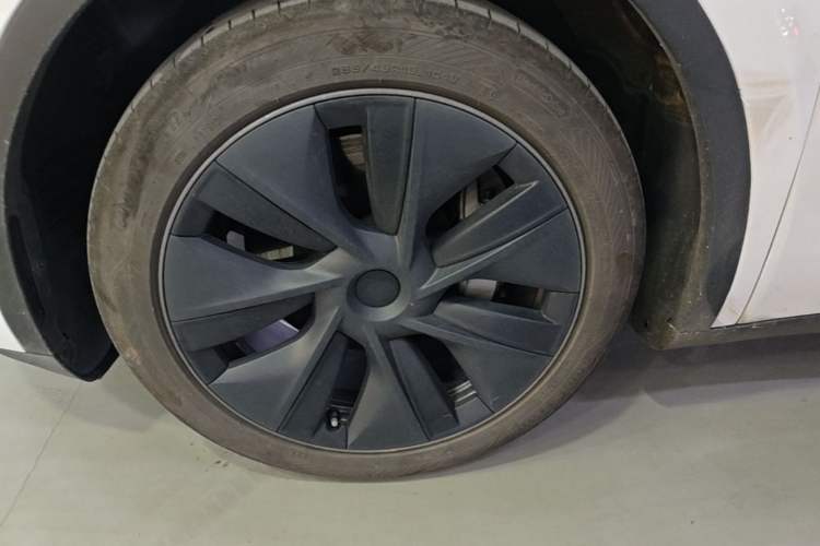 Used Tesla Model Y 2024 Rear-Wheel-Drive Version Left Front Wheel Hub