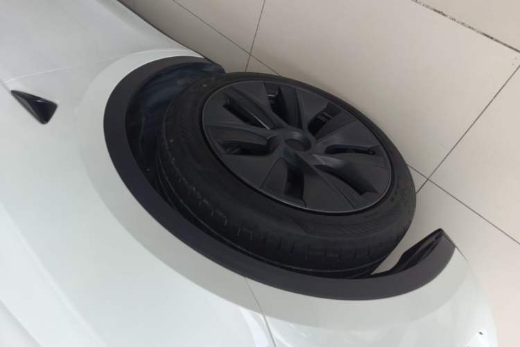 Used Tesla Model Y 2024 Rear-Wheel-Drive Version Left Front Wheel Hub