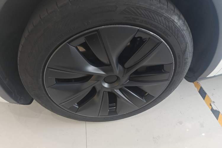 Used Tesla Model Y 2024 Rear-Wheel-Drive Version Left Front Wheel Hub