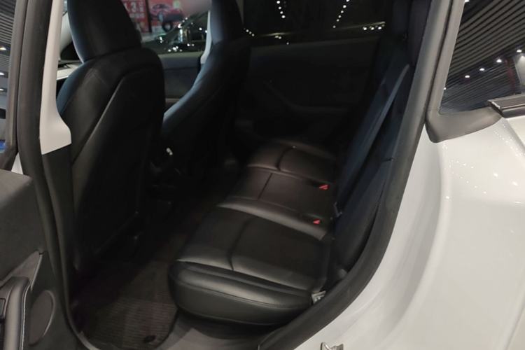 Used Tesla Model Y 2024 Long-Range All-Wheel-Drive Version Left Rear Seat