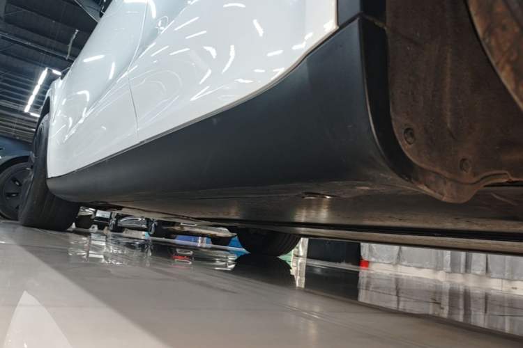 Used Tesla Model Y 2024 Rear-Wheel-Drive Version Left Side Sill