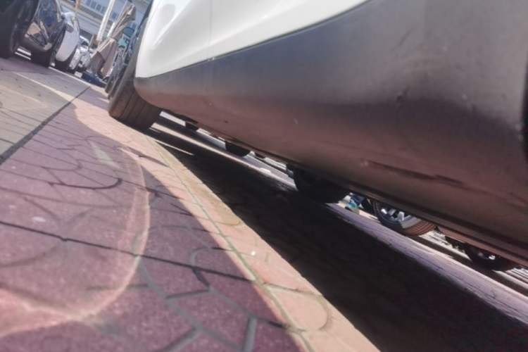 Used Tesla Model Y 2024 Rear-Wheel-Drive Version Left Side Sill
