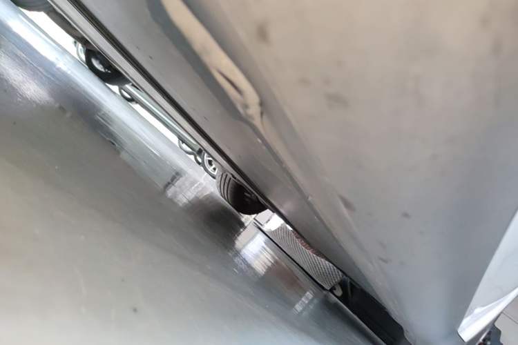 Used Tesla Model Y 2024 Rear-Wheel-Drive Version Left Side Sill