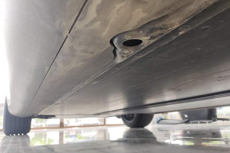 Used Tesla Model Y 2024 Rear-Wheel-Drive Version Left Side Sill
