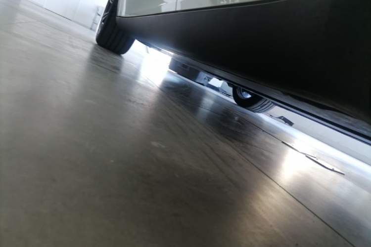 Used Tesla Model Y 2024 Rear-Wheel-Drive Version Left Side Sill