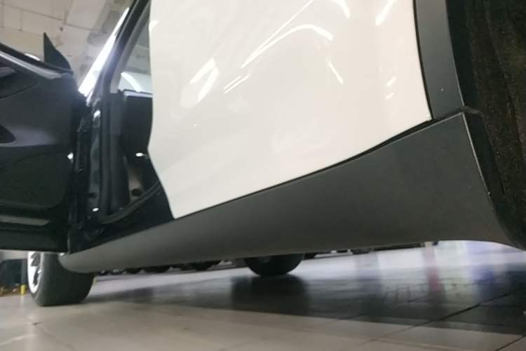 Used Tesla Model Y 2024 Rear-Wheel-Drive Version Left Side Sill