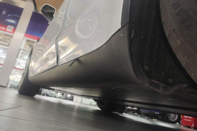 Used Tesla Model Y 2024 Rear-Wheel-Drive Version Left Side Sill