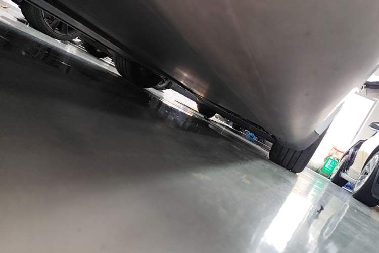 Used Tesla Model Y 2024 Rear-Wheel-Drive Version Left Side Sill