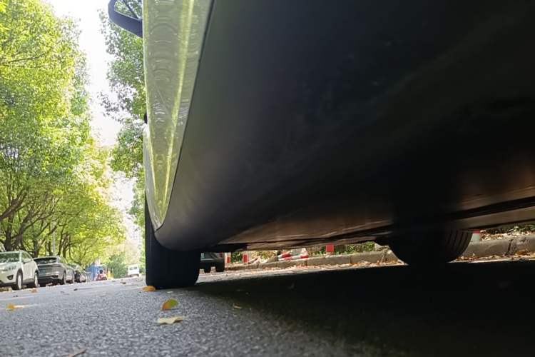 Used Tesla Model Y 2024 Rear-Wheel-Drive Version Left Side Sill