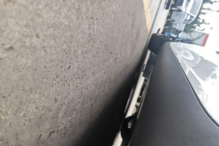 Used Tesla Model Y 2024 Rear-Wheel-Drive Version Left Side Sill